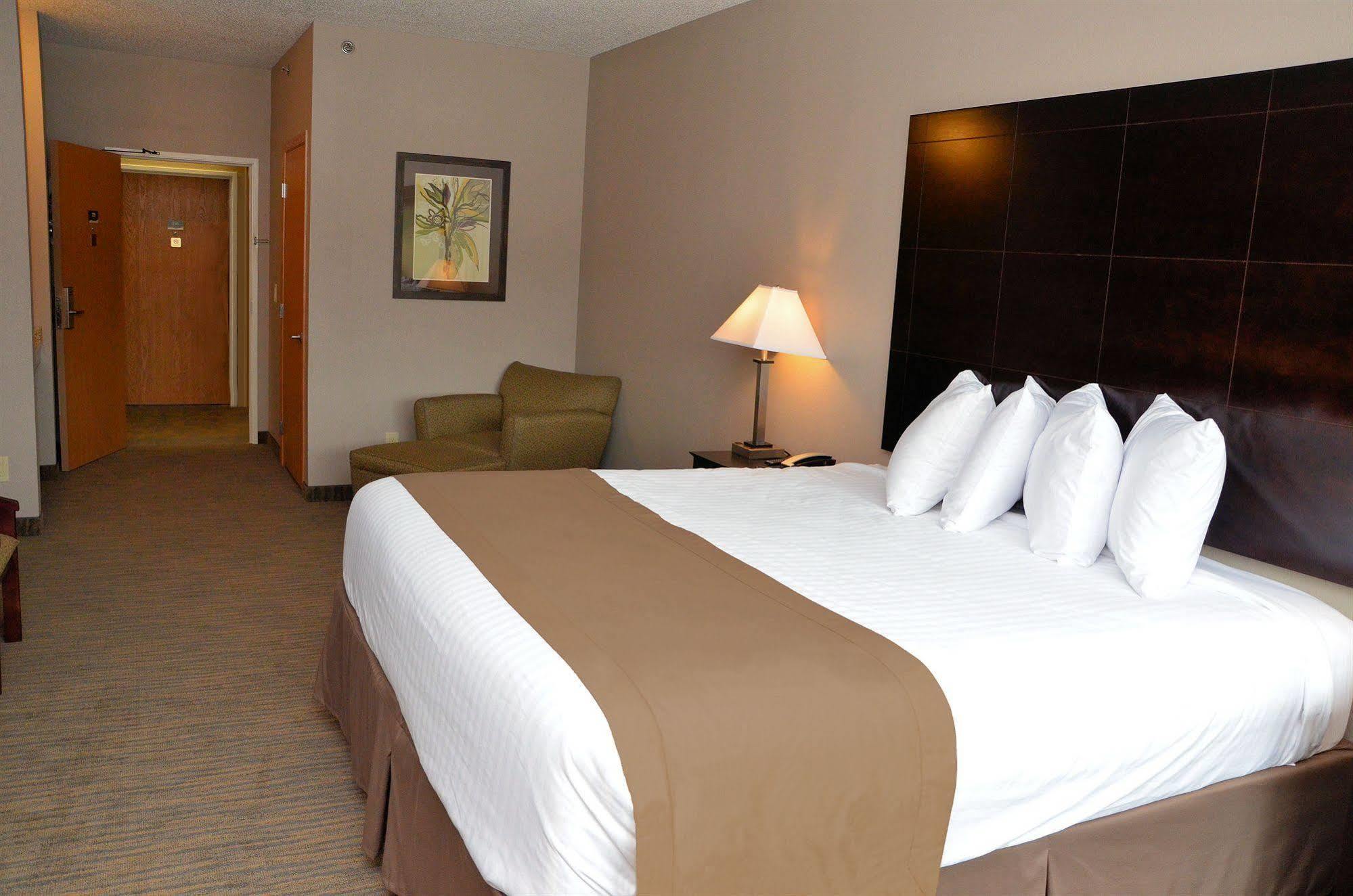 Qube Hotel - Polk City ภายนอก รูปภาพ